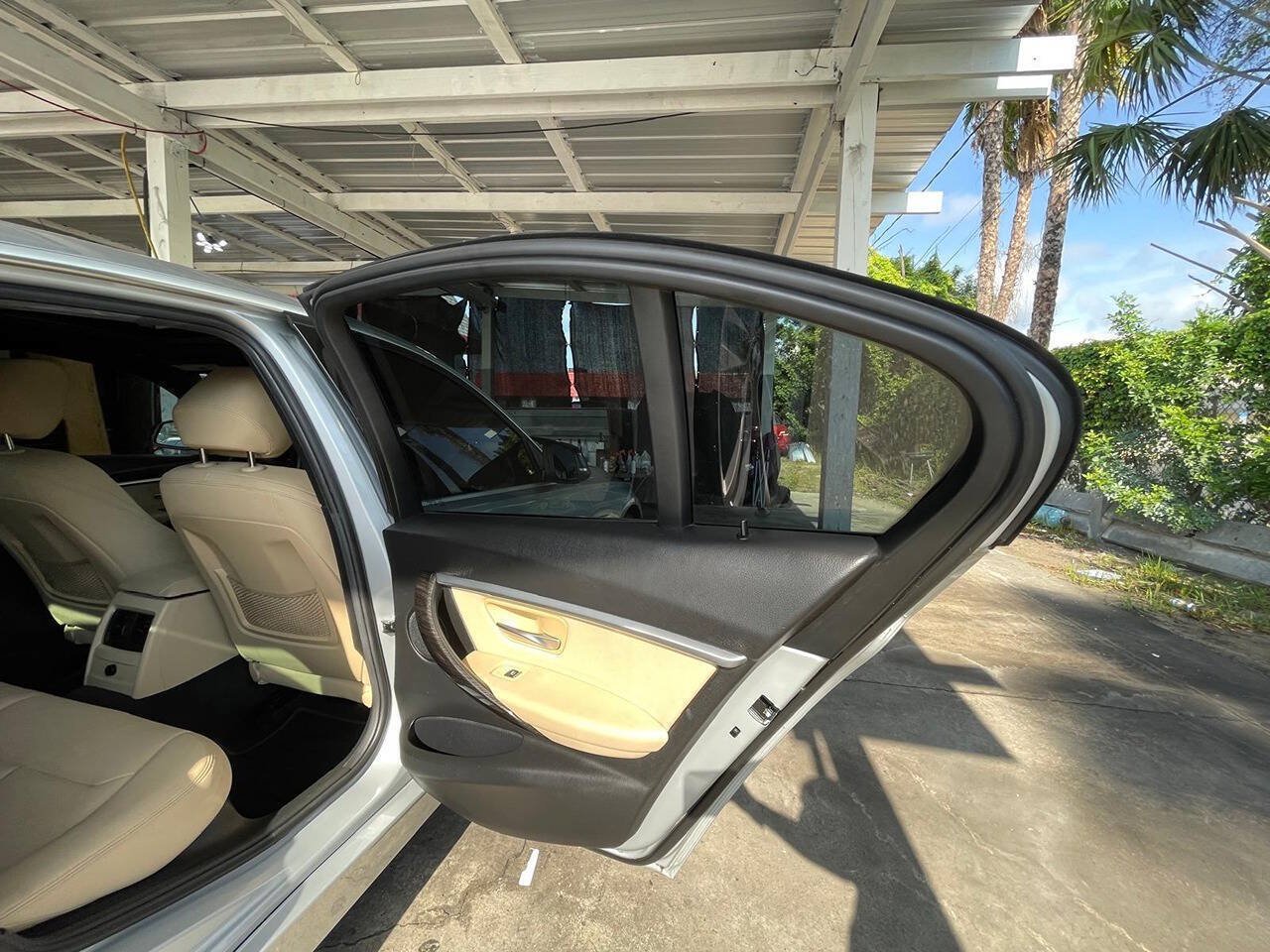 Used 2018 BMW 330i xDrive Sedan AWD/4WD image 14