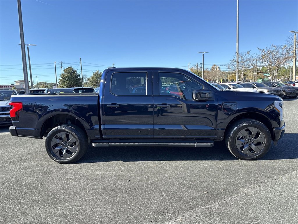 Used 2022 Ford F150 Lightning Lariat image 2