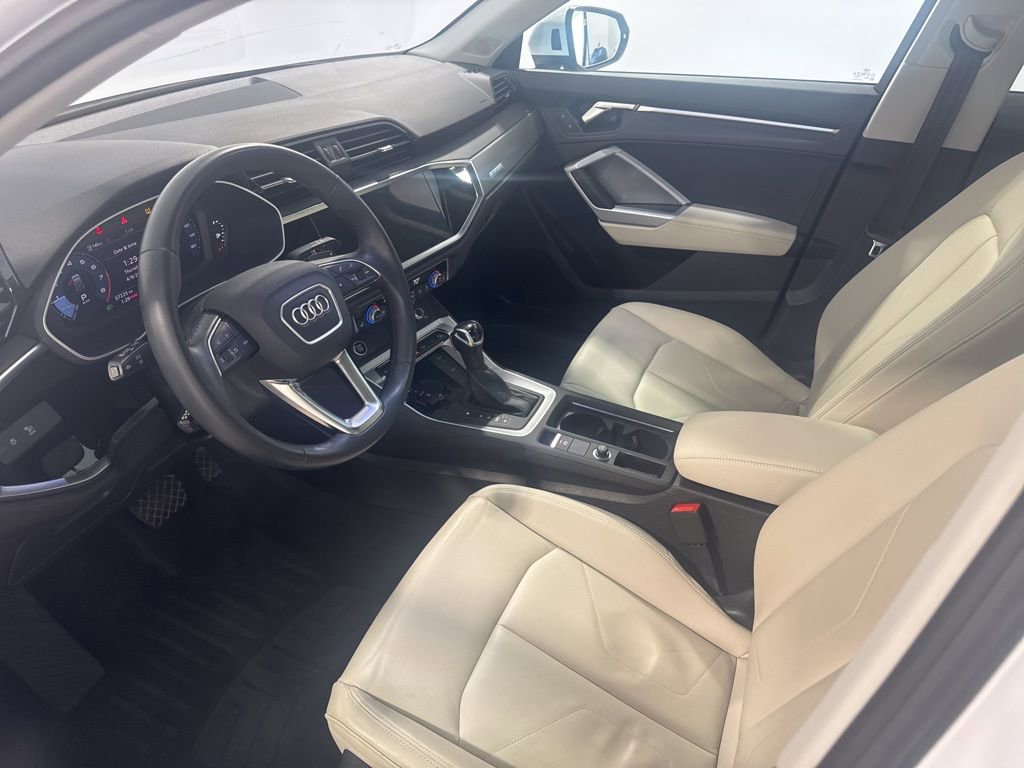 Used 2023 Audi Q3 2.0T Premium Plus image 18