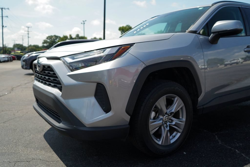 Used 2023 Toyota RAV4 LE AWD/4WD image 17