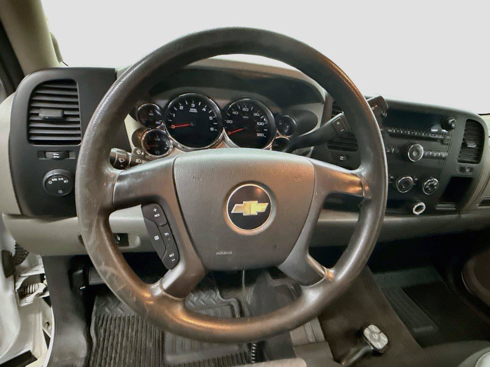 Used 2009 Chevrolet Silverado 2500 W/T AWD/4WD image 5