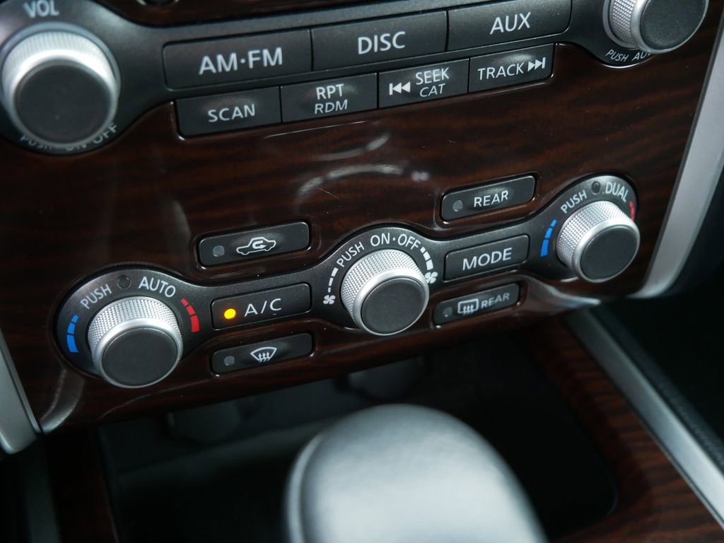 Used 2014 Nissan Pathfinder SL AWD/4WD image 29