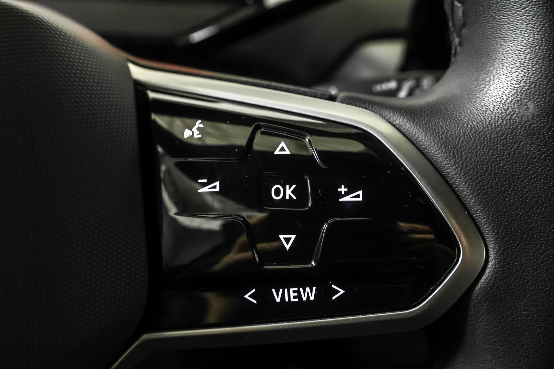 Used 2023 Volkswagen ID.4 2WD image 27