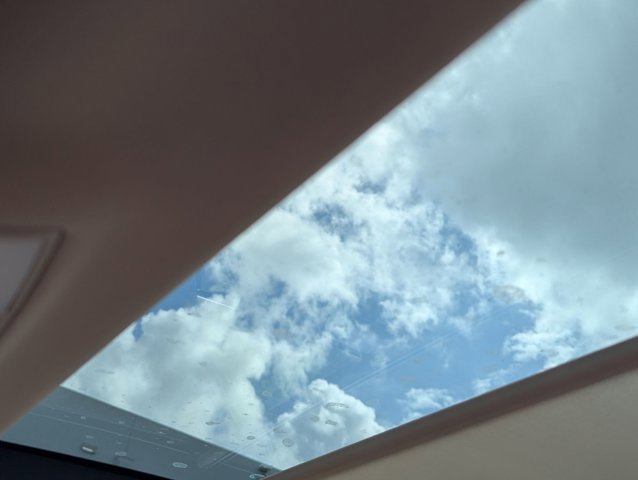 Used 2016 Mercedes-Benz E 400 Sedan image 8