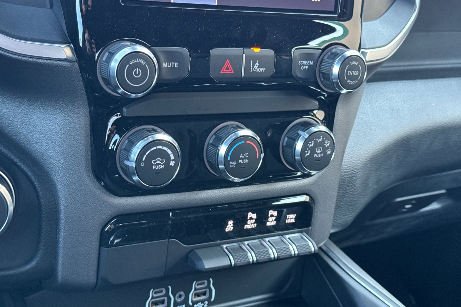 New 2025 RAM 1500 2WD Crew Cab image 18