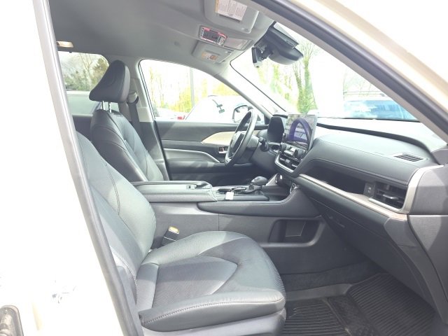 Used 2024 Toyota Grand Highlander Limited image 22