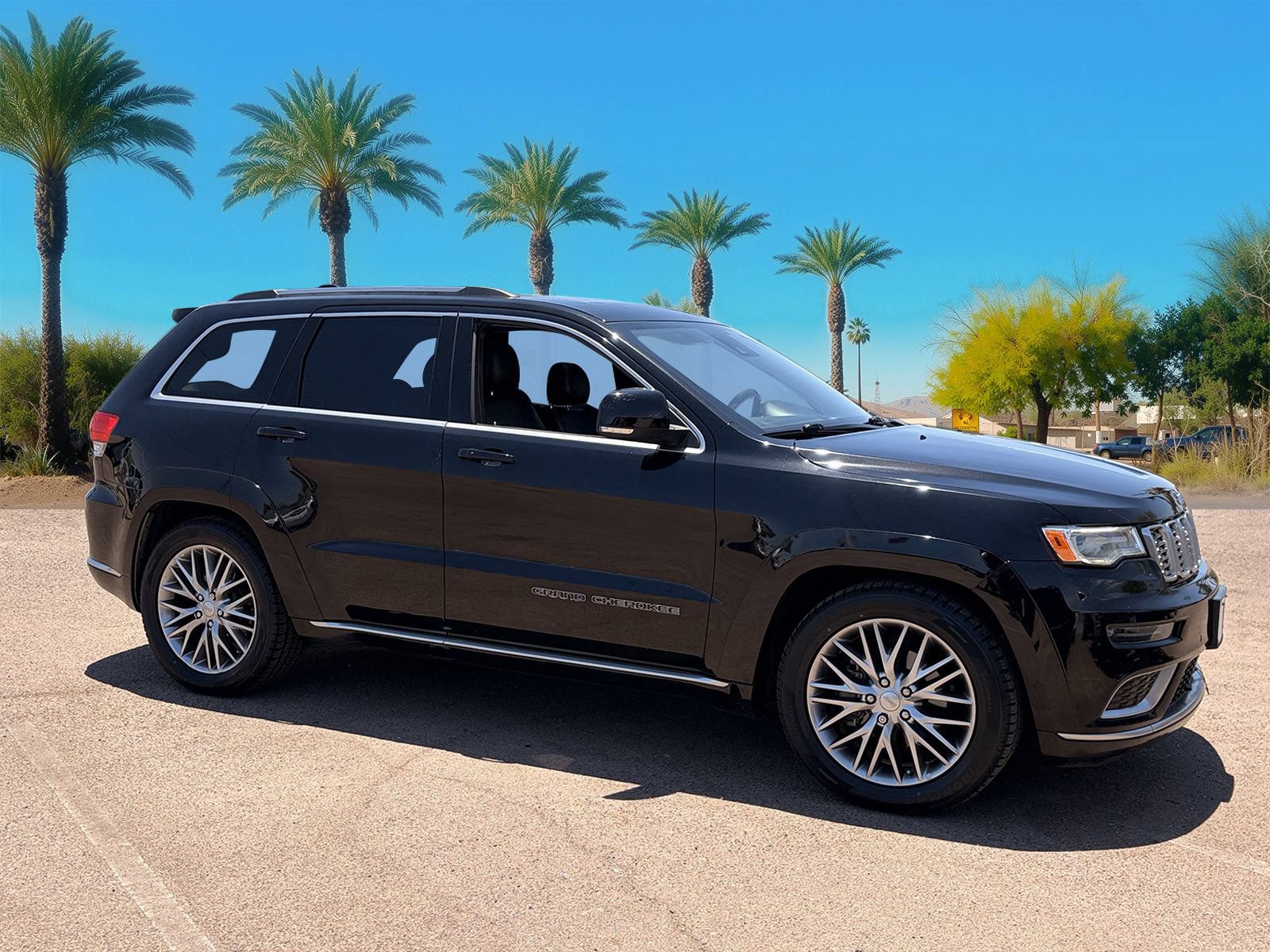 Used 2017 Jeep Grand Cherokee Summit w/ Platinum Series Group AWD/4WD image 7