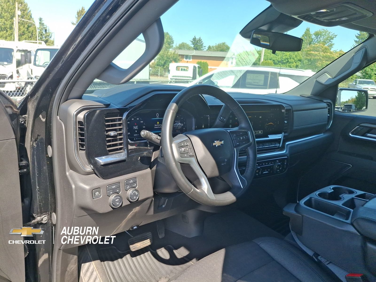 Certified 2025 Chevrolet Silverado 1500 LT AWD/4WD image 14