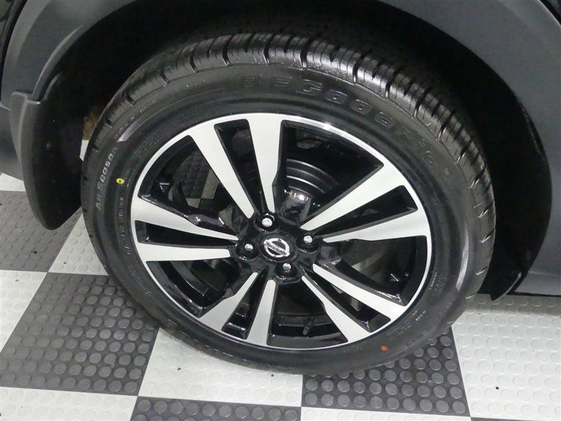Used 2019 Nissan Kicks SV FWD image 17