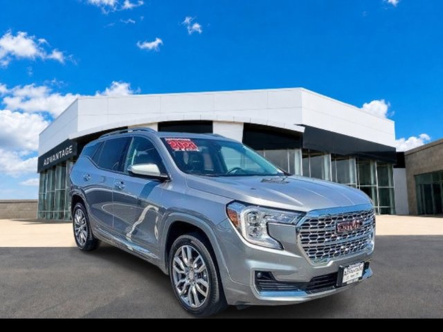 Certified 2023 GMC Terrain Denali w/ LPO, Floor Liner Package AWD/4WD image 4