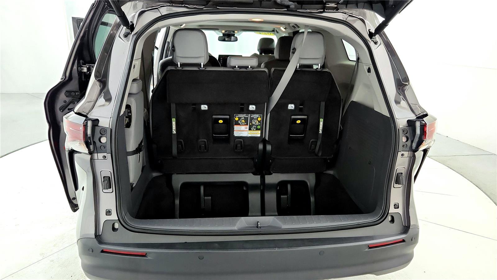 Used 2024 Toyota Sienna XLE image 20