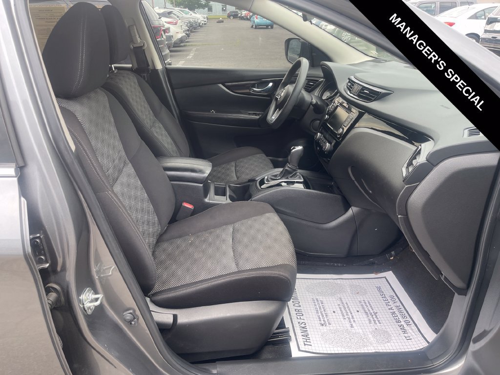 Used 2020 Nissan Rogue Sport SV AWD/4WD image 16
