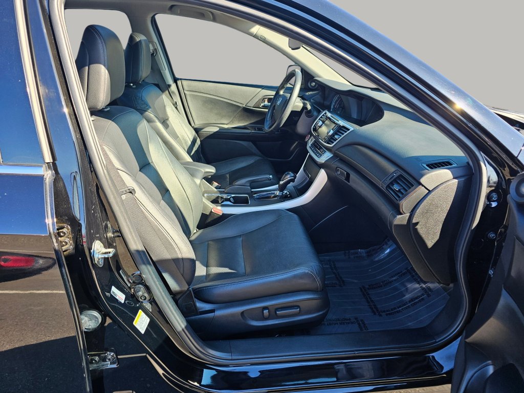 Used 2015 Honda Accord EX-L image 24