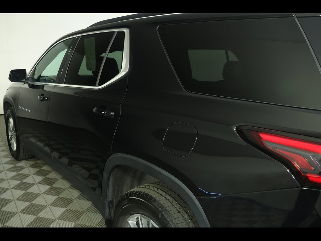 Used 2022 Chevrolet Traverse LT image 17