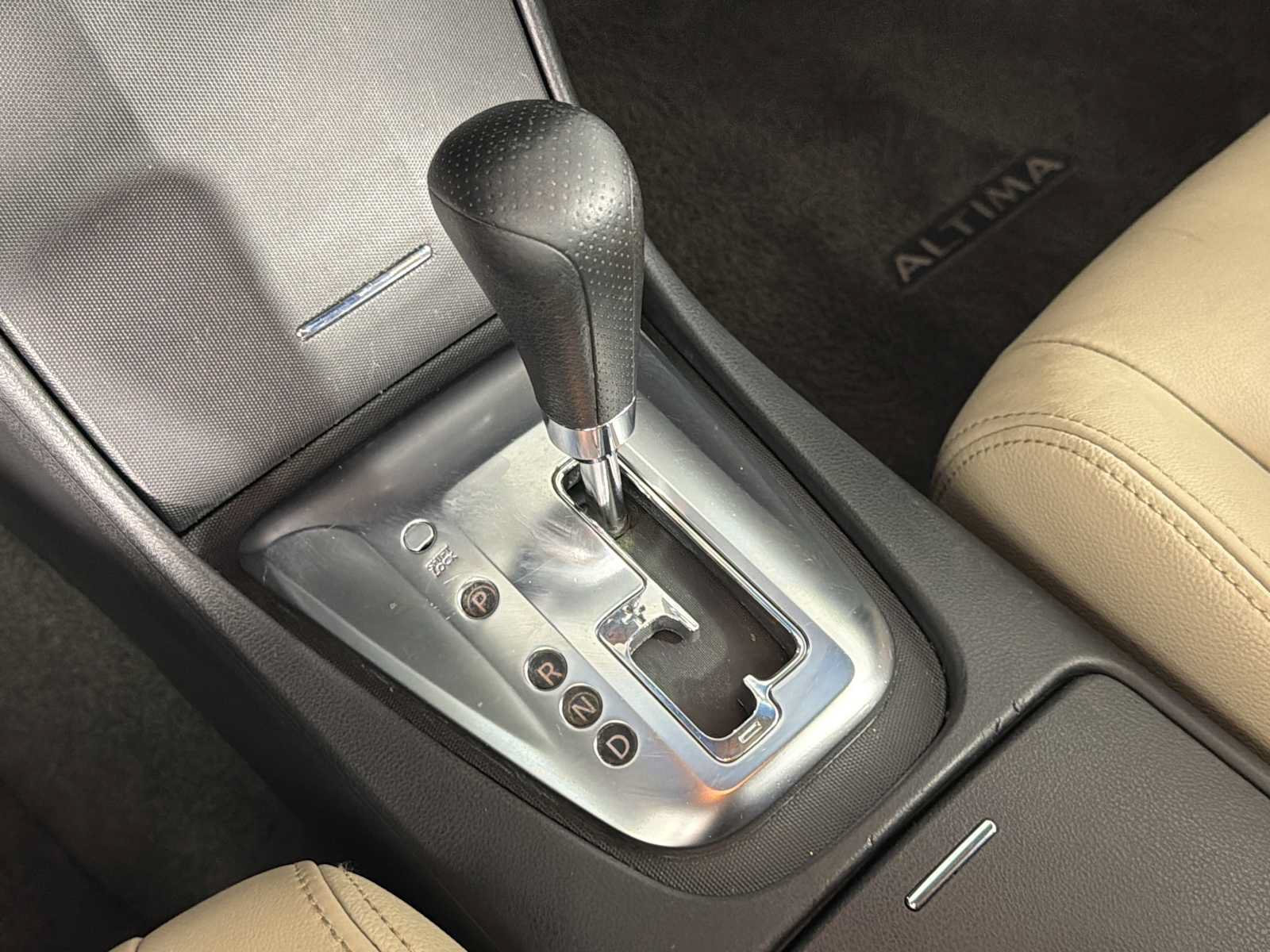 Used 2012 Nissan Altima 2.5 S FWD image 23