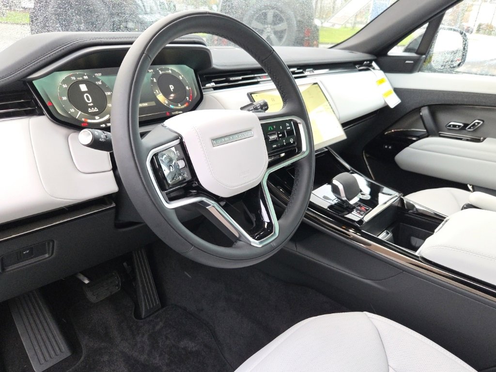 New 2025 Land Rover Range Rover Sport SE image 12