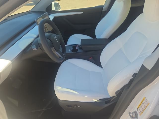 Used 2025 Tesla Model Y Long Range image 48