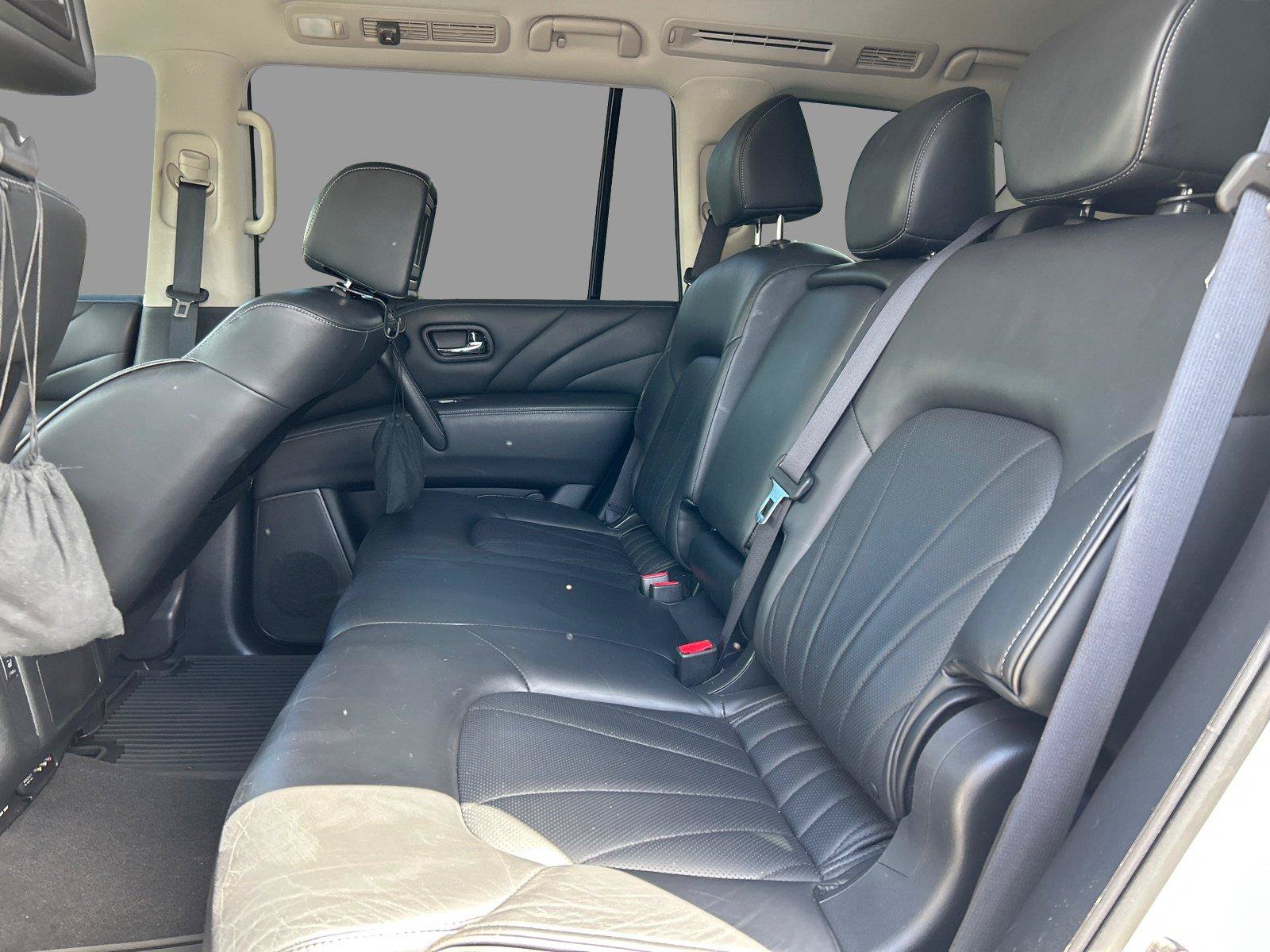 Used 2015 INFINITI QX80 4WD w/ Deluxe Technology Package image 37