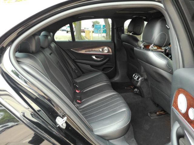 Used 2017 Mercedes-Benz E 300 4MATIC image 27