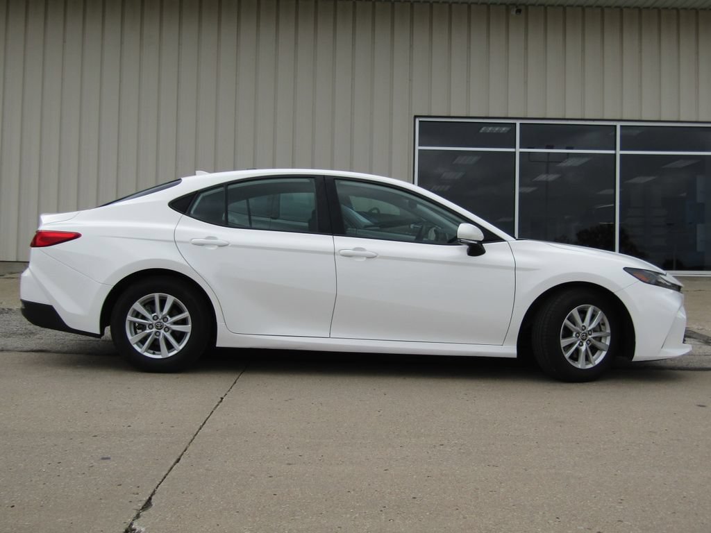 Used 2025 Toyota Camry LE FWD image 2
