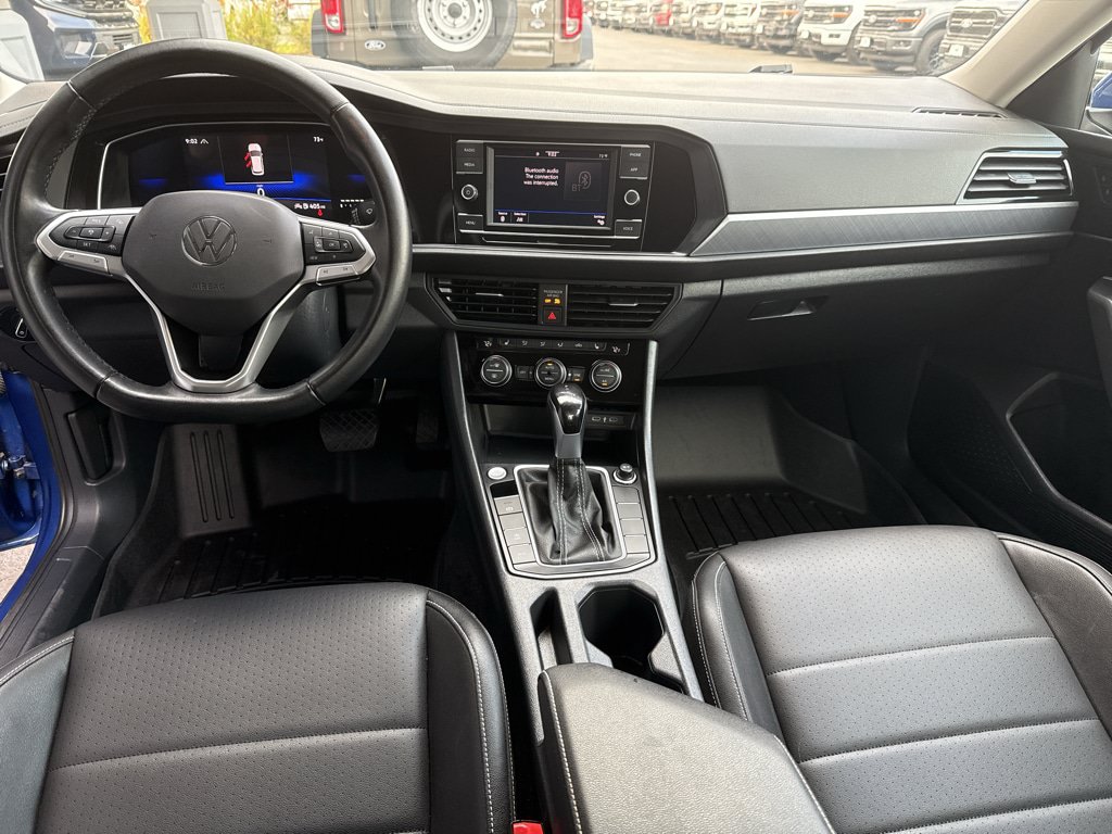Used 2024 Volkswagen Jetta SE FWD image 19