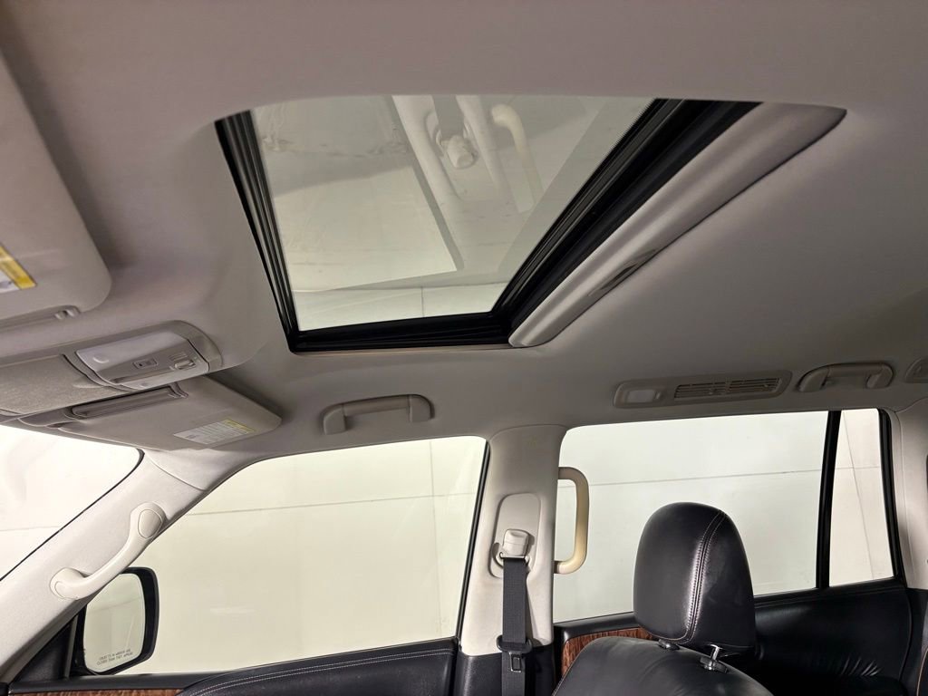 Used 2018 Nissan Armada SL w/ Moonroof Package image 37