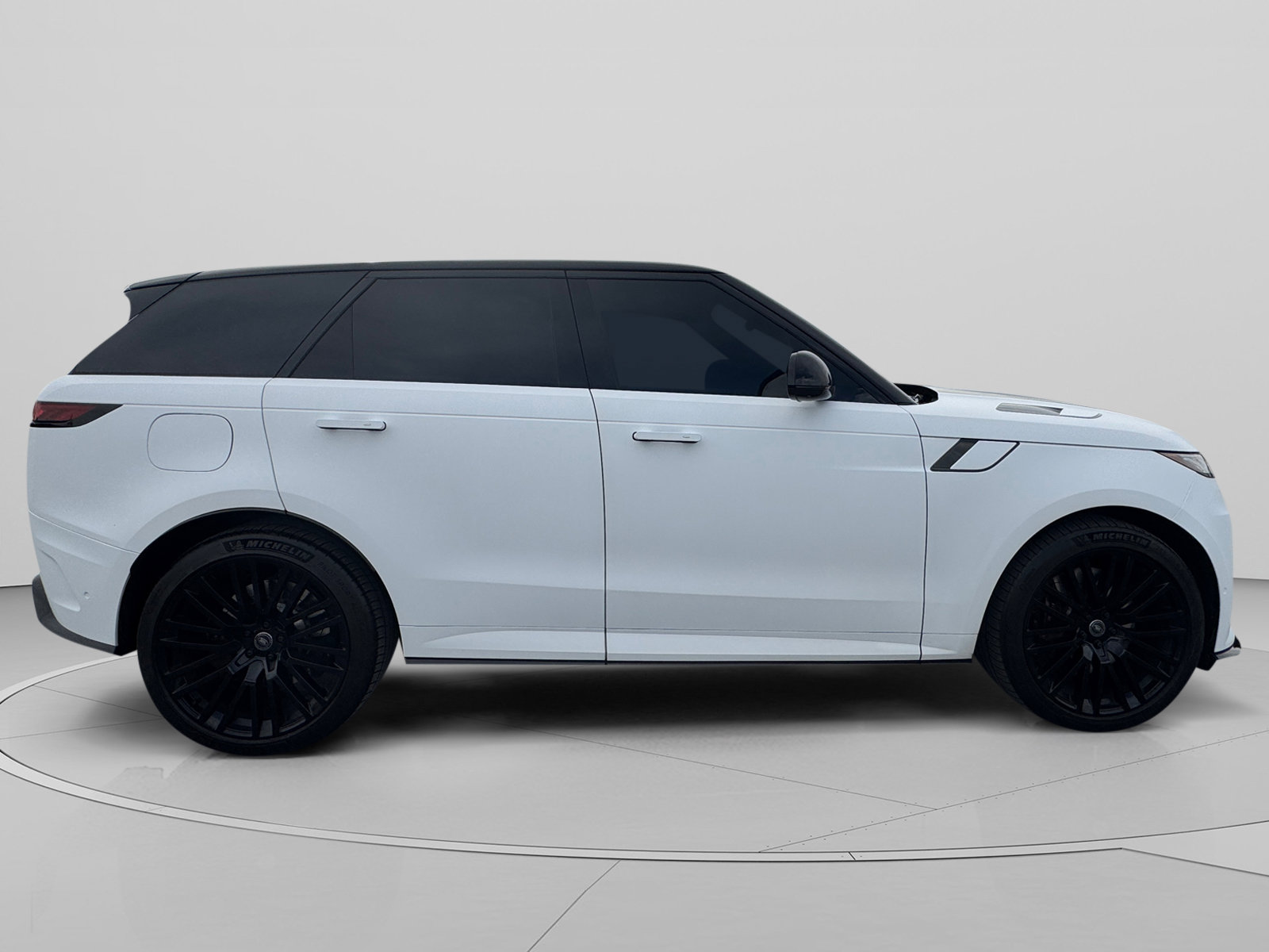 Used 2024 Land Rover Range Rover Sport AWD/4WD image 6