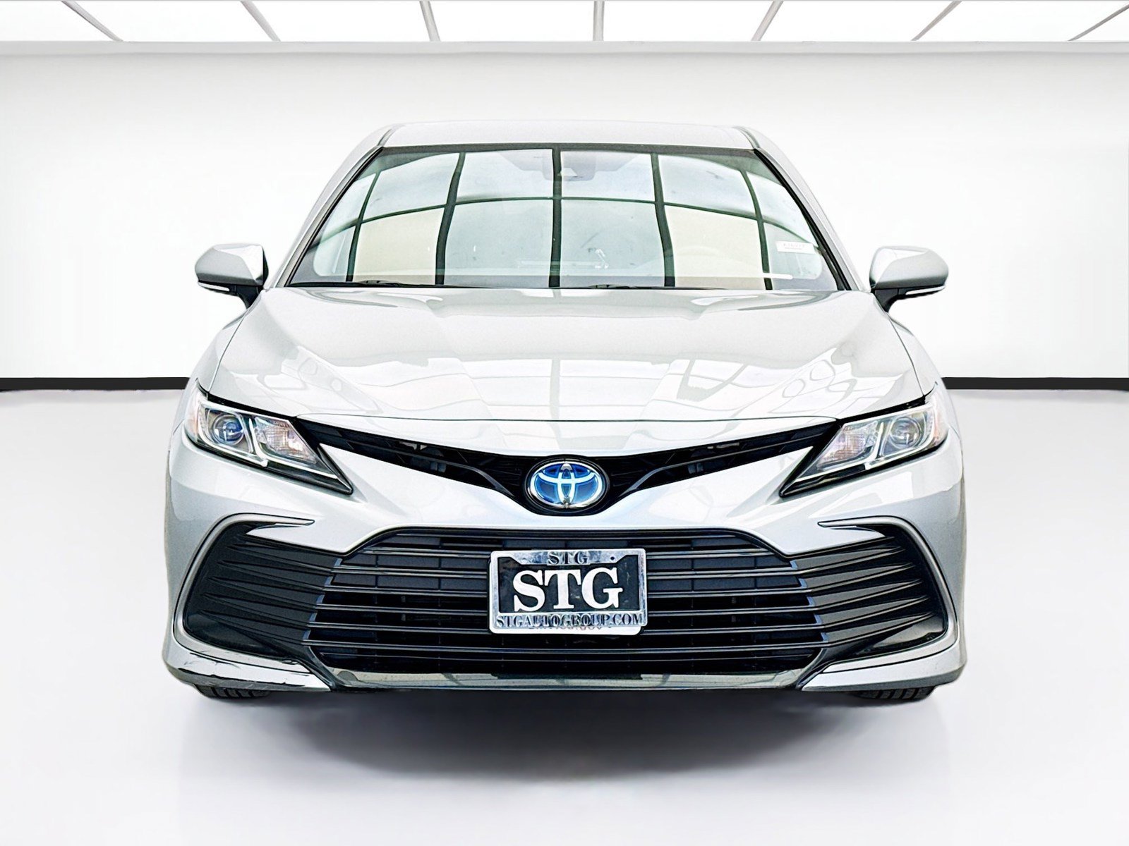 Used 2024 Toyota Camry LE FWD image 2