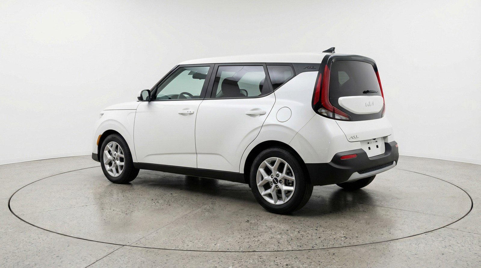 Used 2025 Kia Soul LX w/ LX Technology Package FWD image 5