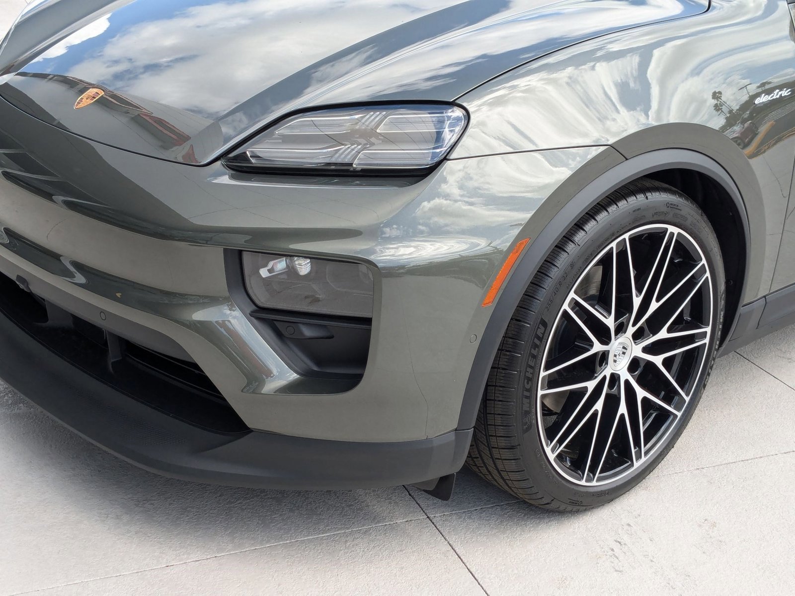 New 2025 Porsche Macan Electric image 12