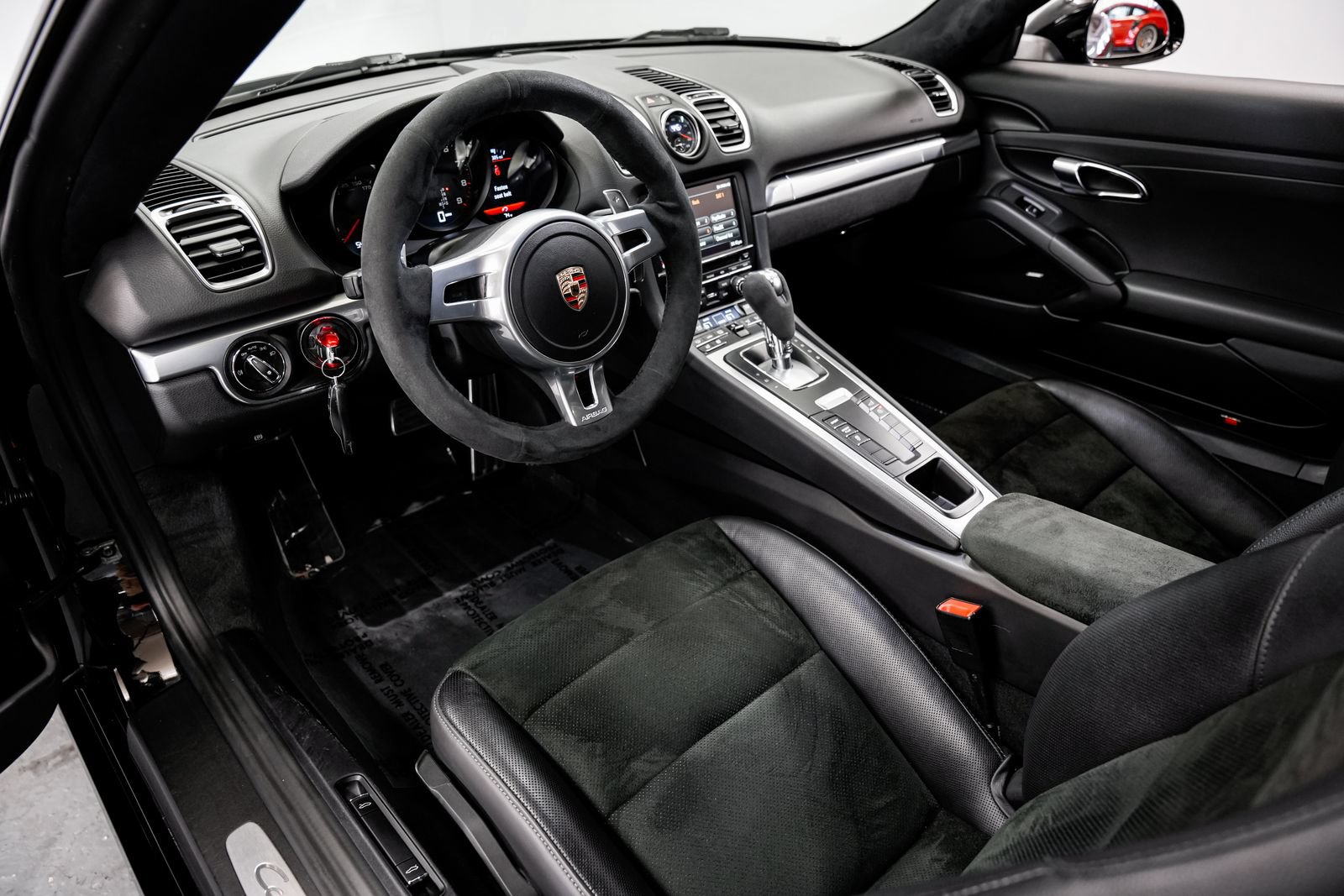 Used 2015 Porsche Cayman RWD image 9