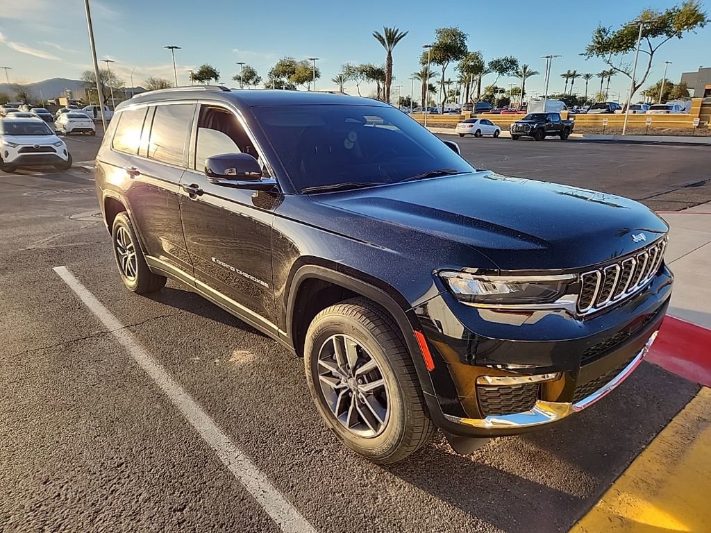 Used 2023 Jeep Grand Cherokee L Limited image 2