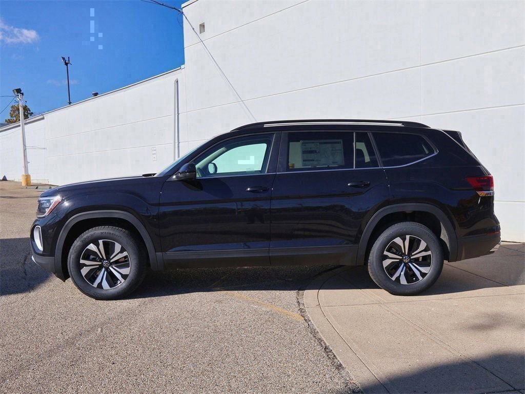 New 2026 Volkswagen Atlas SE image 2