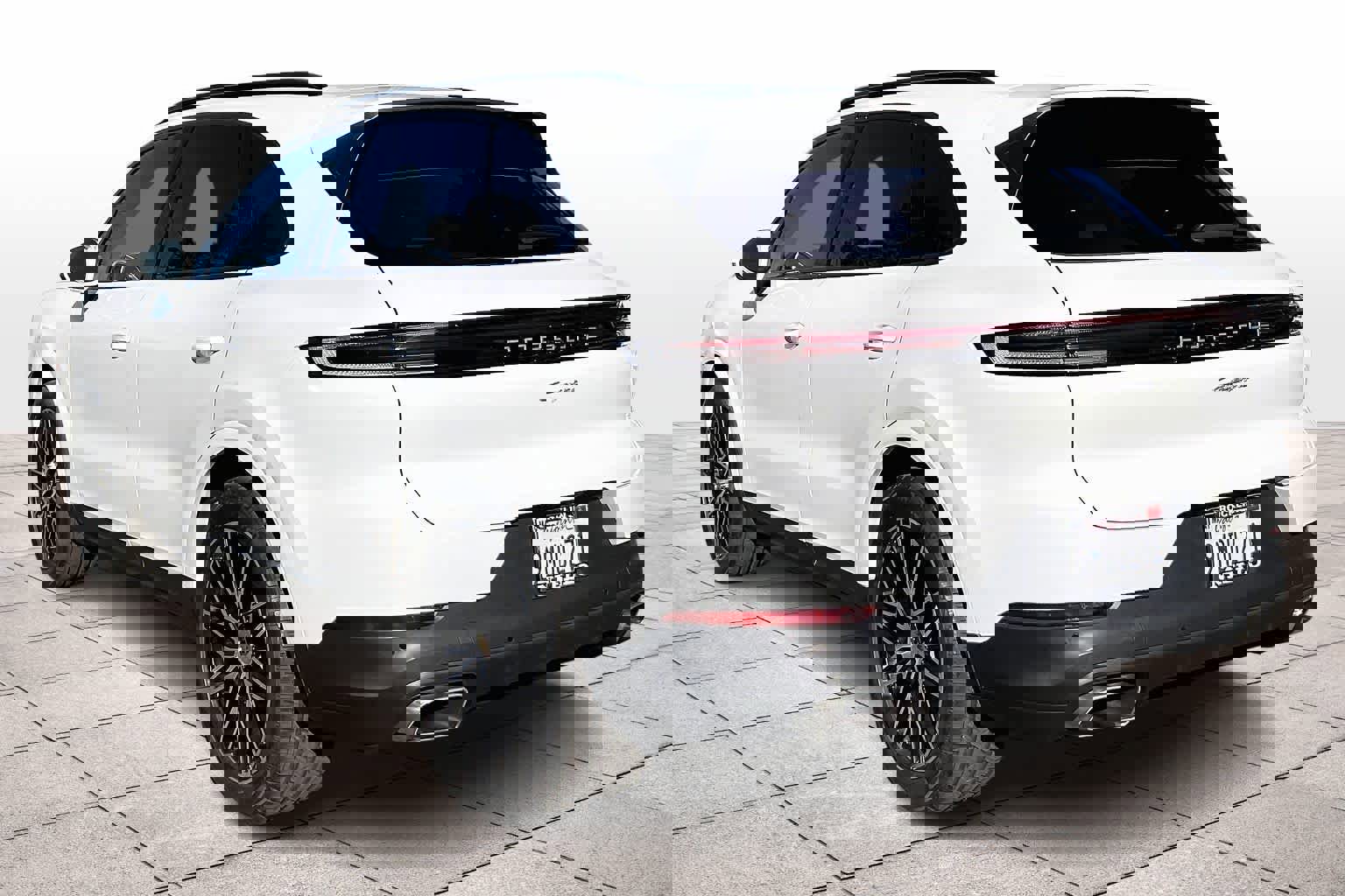 Used 2024 Porsche Cayenne image 13