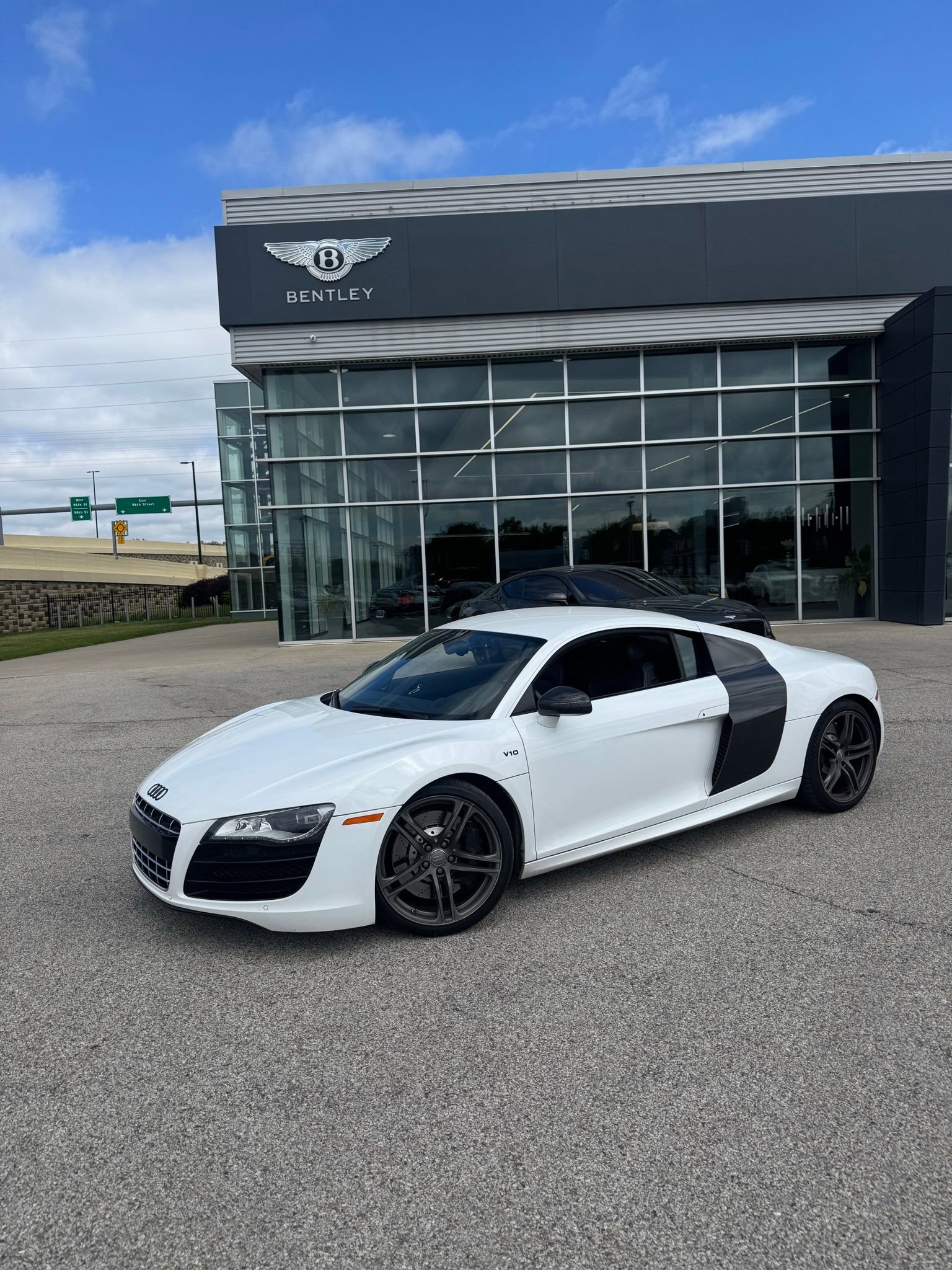Used 2012 Audi R8 V10 AWD/4WD image 1