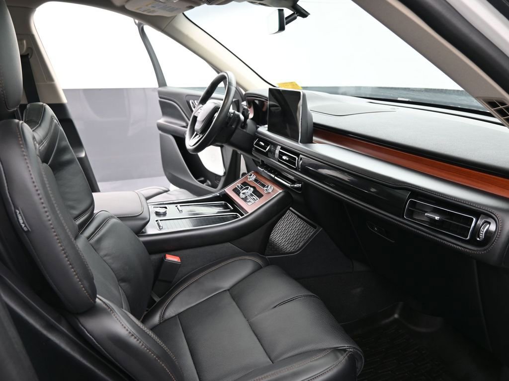 Used 2021 Lincoln Aviator Grand Touring w/ Equipment Group 302A image 17