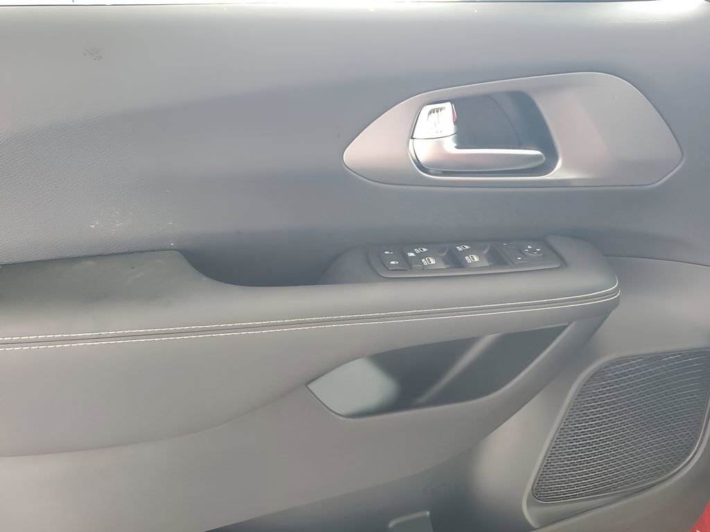 New 2026 Chrysler Voyager LX image 41