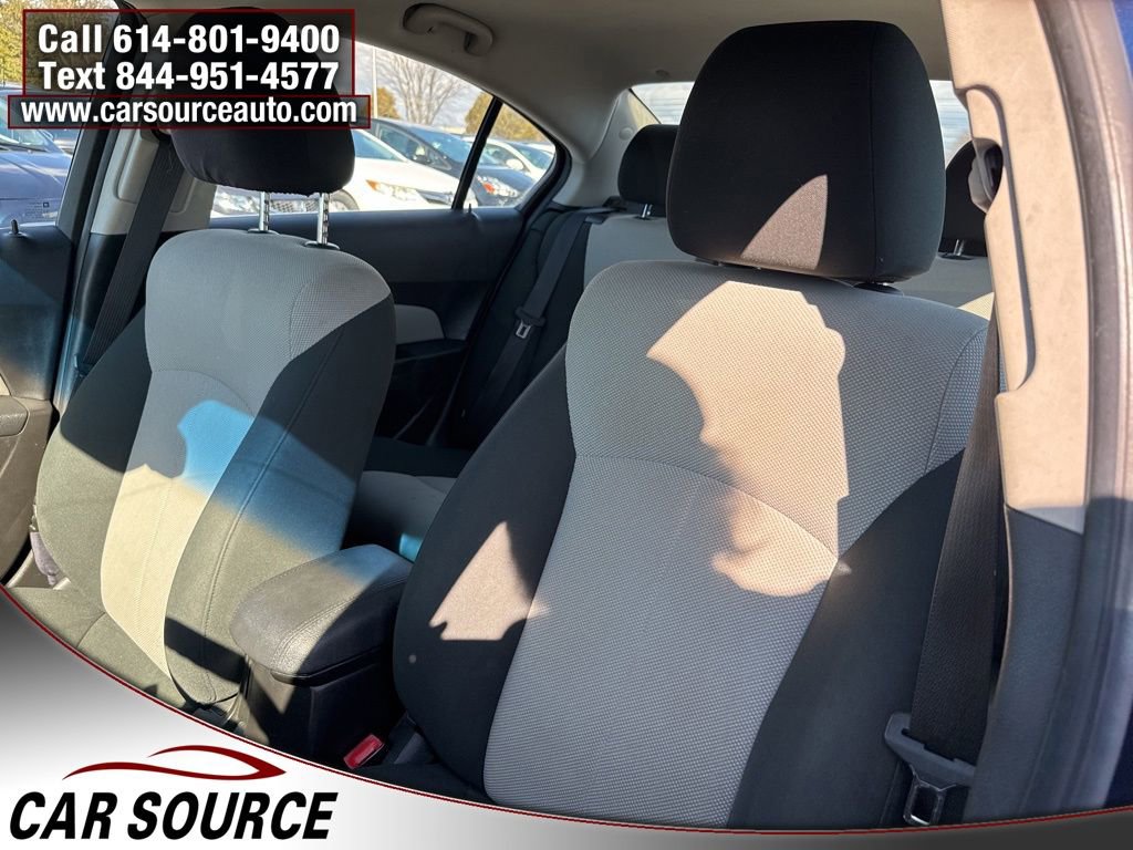 Used 2011 Chevrolet Cruze LS w/ Connectivity Package image 12