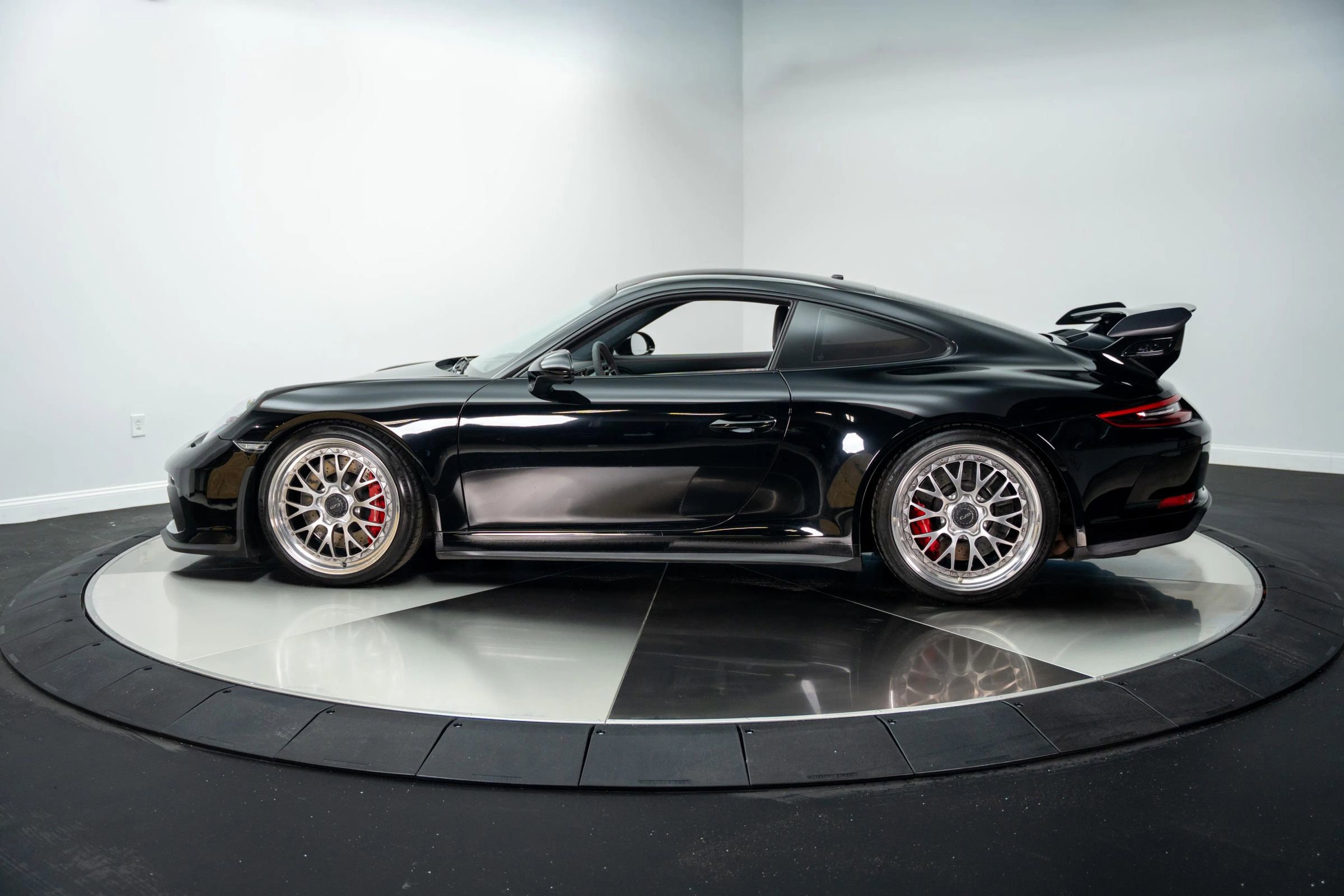 Used 2018 Porsche 911 GT3 image 28