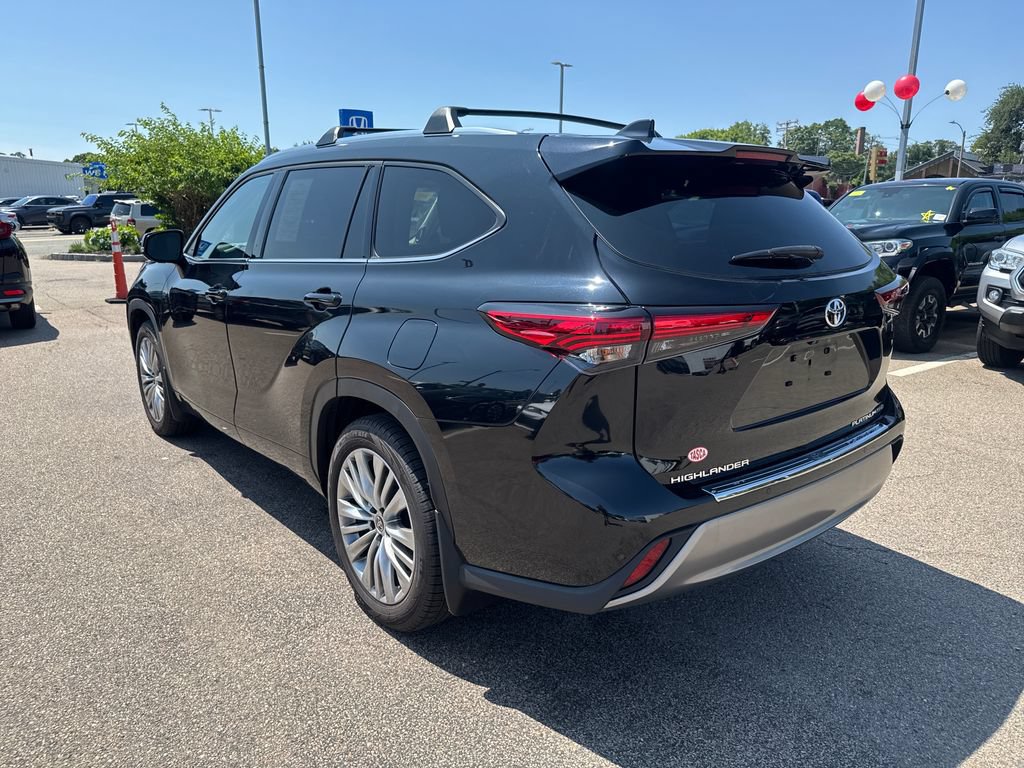 Used 2023 Toyota Highlander Platinum AWD/4WD image 5