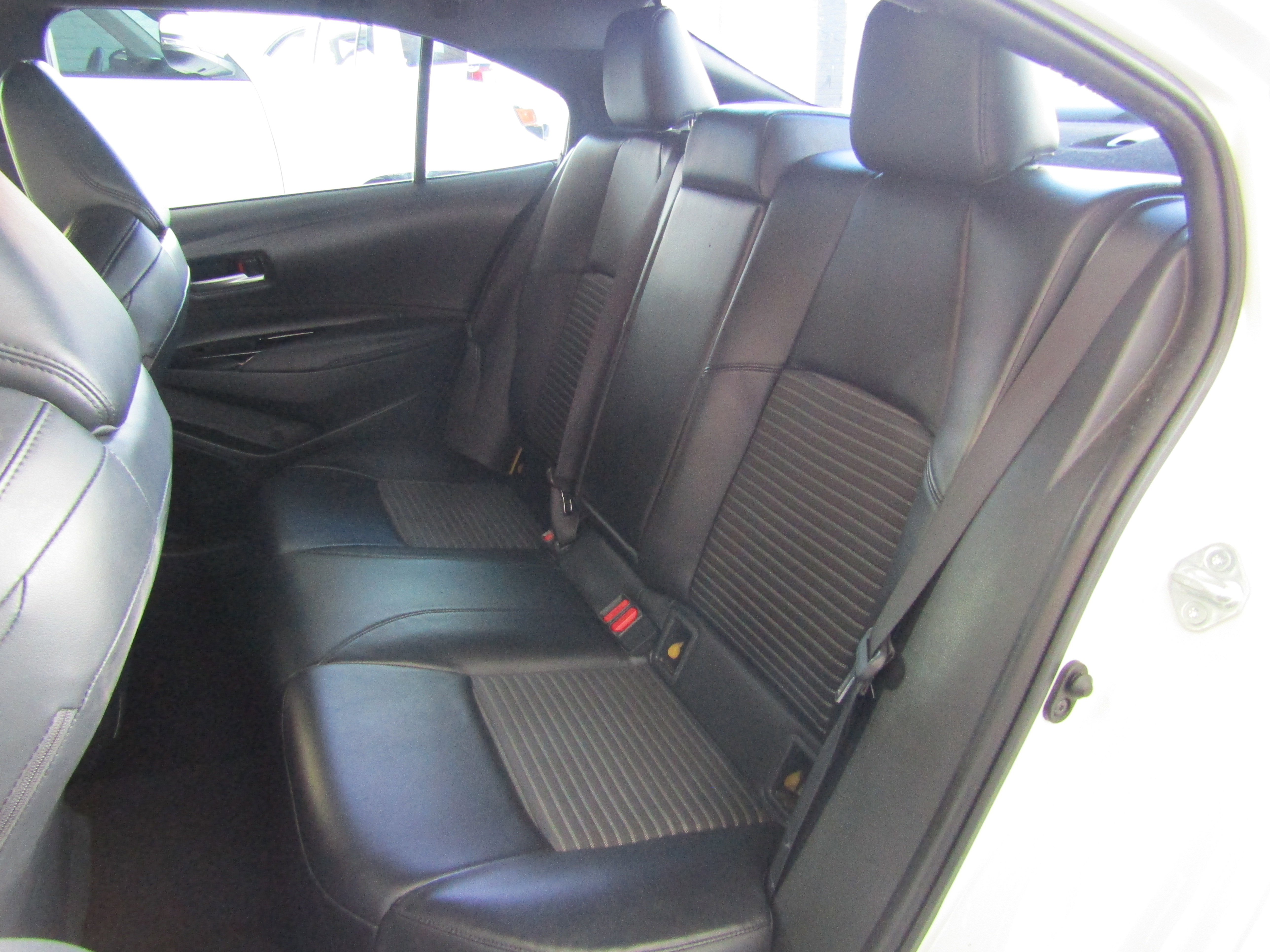 Used 2020 Toyota Corolla XSE image 10