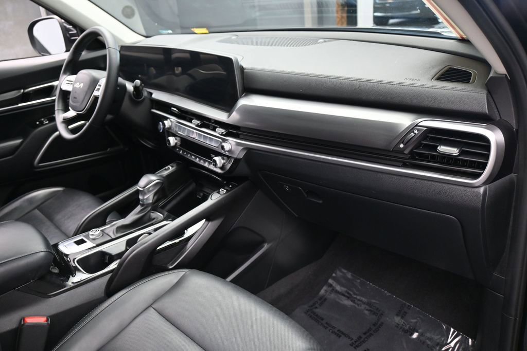 Used 2025 Kia Telluride S FWD image 56