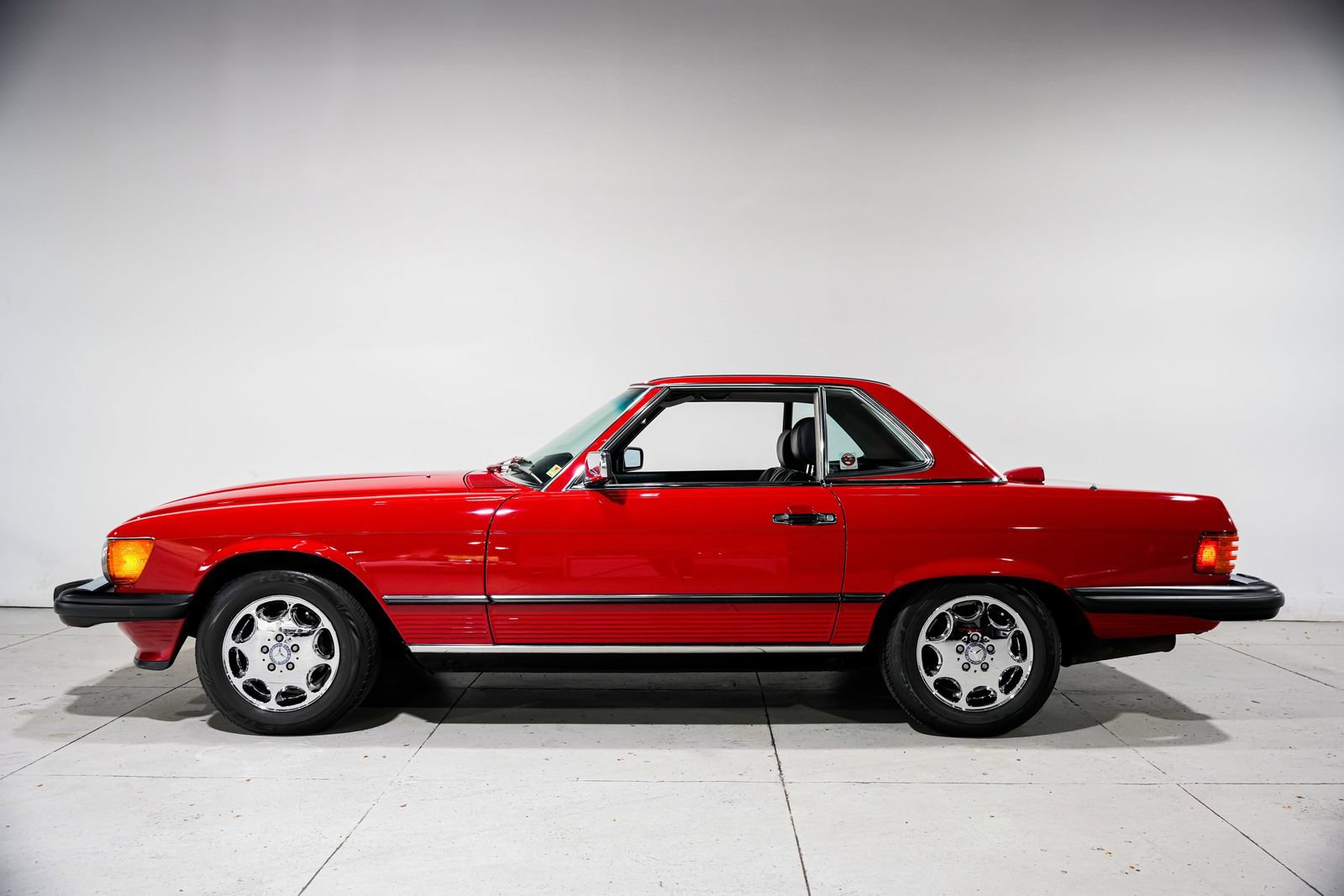 Used 1987 Mercedes-Benz 560 SL image 7