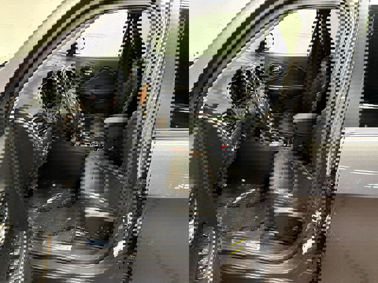 Used 2021 Jeep Cherokee Limited AWD/4WD image 3