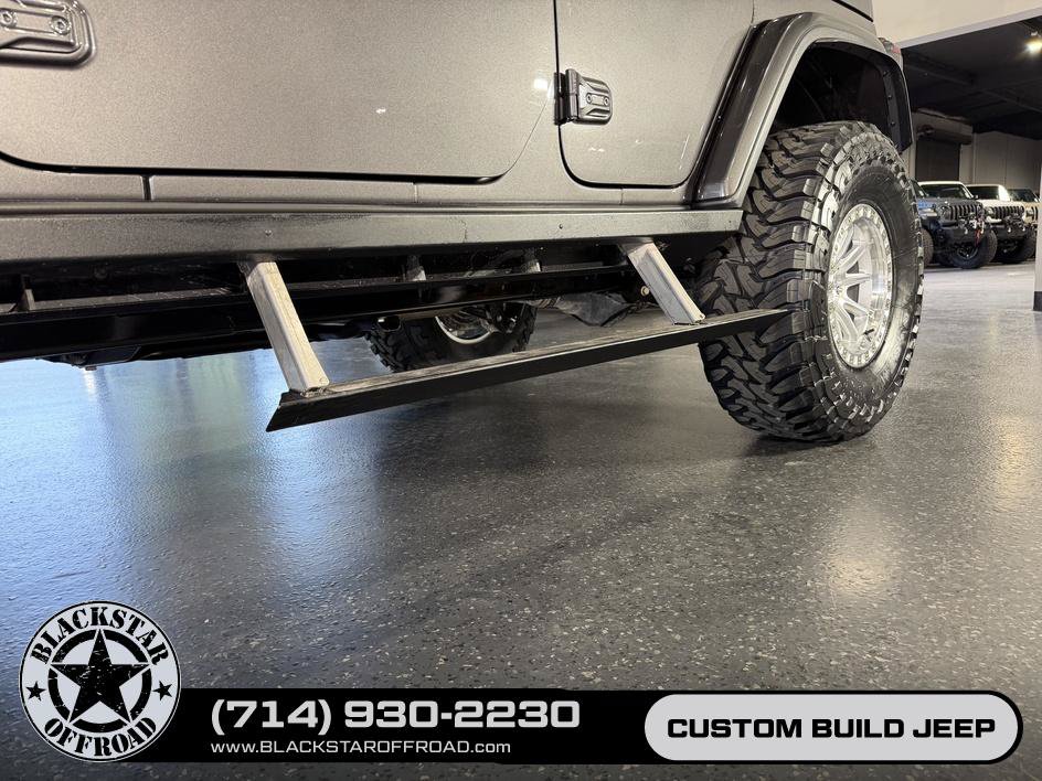 Used 2025 Jeep Wrangler Unlimited Rubicon AWD/4WD image 8