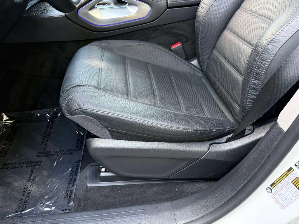 Used 2023 Mercedes-Benz GLS 580 4MATIC image 3