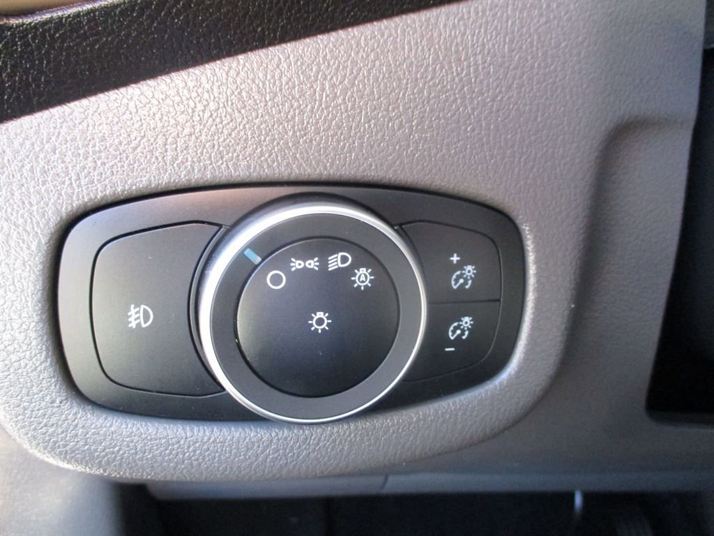 Used 2023 Ford Transit Connect XLT image 22