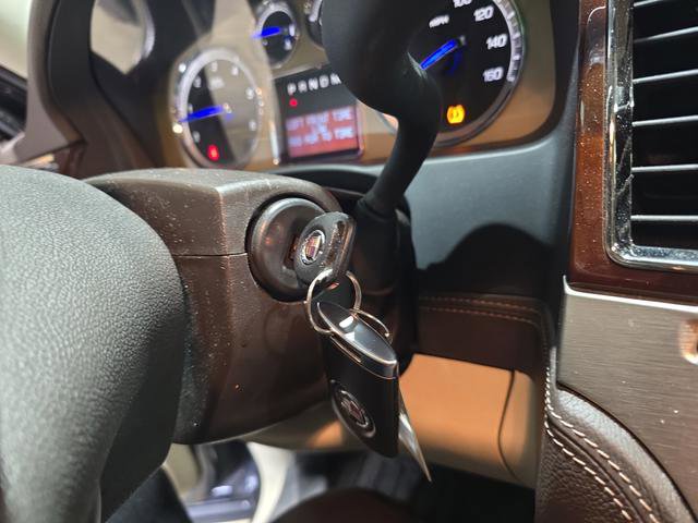 Used 2014 Cadillac Escalade ESV Platinum AWD/4WD image 17