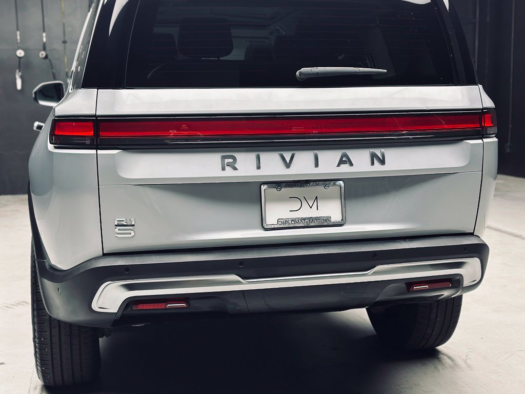 Used 2024 Rivian R1S Adventure Dual AWD/4WD image 17