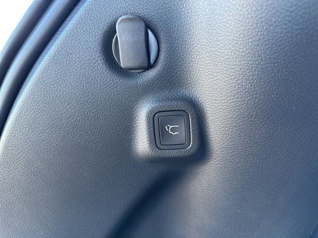 New 2024 Jeep Compass Latitude w/ Sun and Sound Group image 25